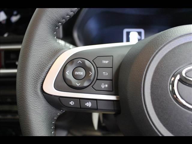 Z 登録済未使用車 衝突軽減ブレーキ クルーズコントロール コーナーセンサー シートヒーター オートライト 横滑り防止 アイドリングストップ プッシュスタート 17インチアルミホイール(17枚目)