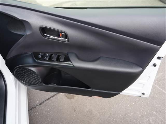 プリウス SセーフティプラスII(13枚目)