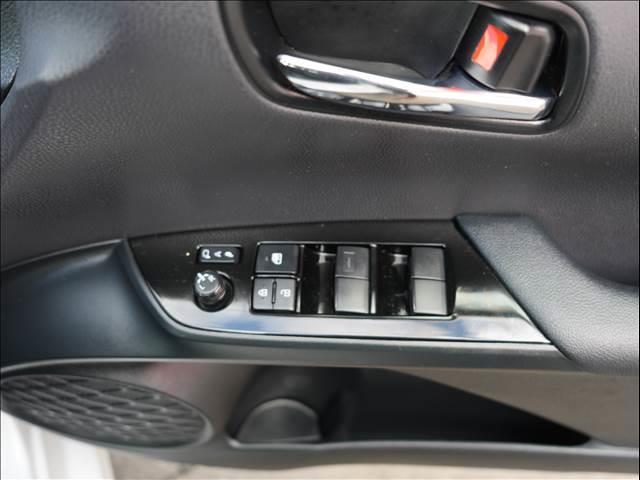 プリウス SセーフティプラスII(14枚目)