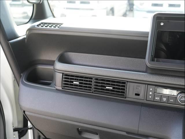 Ｎ－ＢＯＸカスタム ベースグレード　届出済未使用車（14枚目）