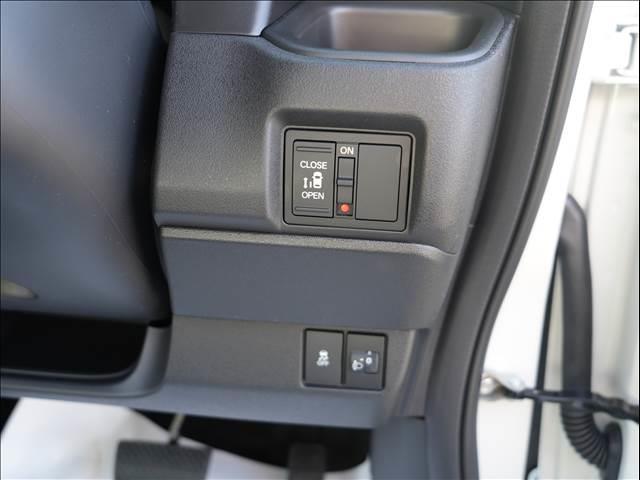 Ｎ－ＢＯＸカスタム ベースグレード　届出済未使用車（28枚目）