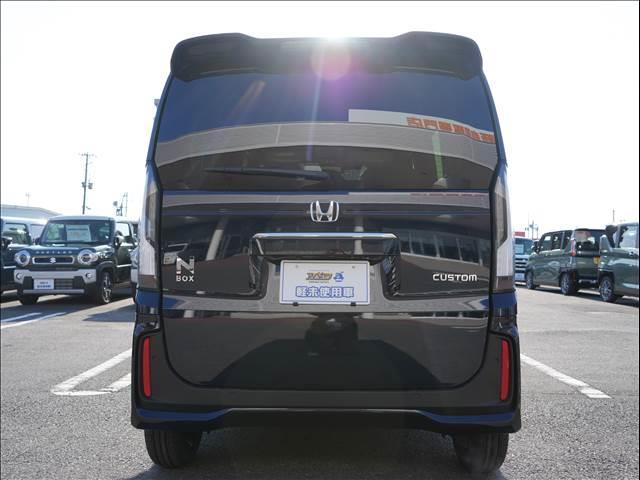Ｎ－ＢＯＸカスタム ベースグレード　届出済未使用車（8枚目）