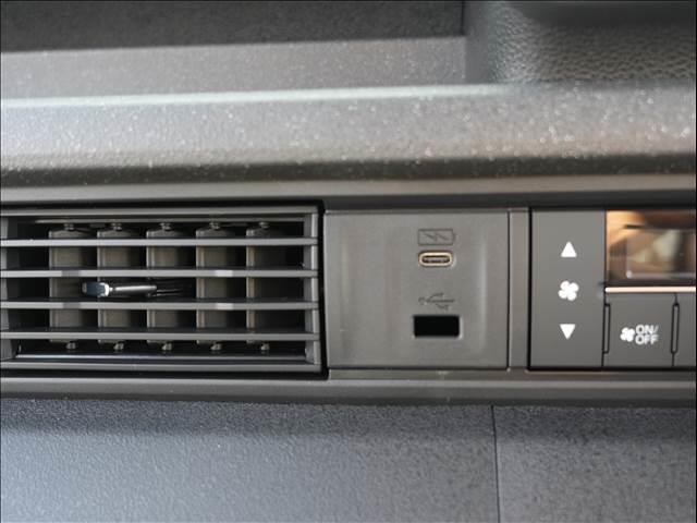 Ｎ－ＢＯＸカスタム ベースグレード　届出済未使用車（30枚目）