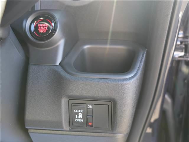 Ｎ－ＢＯＸカスタム ベースグレード　届出済未使用車（28枚目）