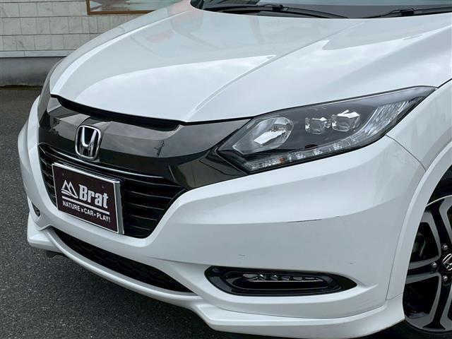 ヴェゼル ハイブリッドＺ・ホンダセンシング　純正９インチＳＤナビ　フルセグ　ＣＤ　ＤＶＤ　Ｂｌｕｅｔｏｏｔｈ　ＨＤＭＩ　バックカメラ　ＥＴＣ　シートヒーター　クルコン　ステアリングリモコン　純正フロアマット　ドアバイザー　ＬＥＤ　フォグランプ（14枚目）