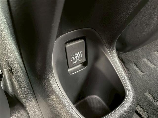 ヴェゼル ハイブリッドＺ・ホンダセンシング　純正９インチＳＤナビ　フルセグ　ＣＤ　ＤＶＤ　Ｂｌｕｅｔｏｏｔｈ　ＨＤＭＩ　バックカメラ　ＥＴＣ　シートヒーター　クルコン　ステアリングリモコン　純正フロアマット　ドアバイザー　ＬＥＤ　フォグランプ（27枚目）