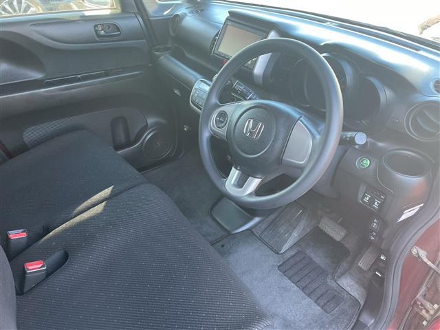 N-BOX G SSパッケージ 純正ナビ(CD、DVD、Bluetooth、ワンセグTV) ETC バックカメラ 両側パワースライドドア シティブレーキアクティブ 純正フロアマット、ドアバイザー(6枚目)