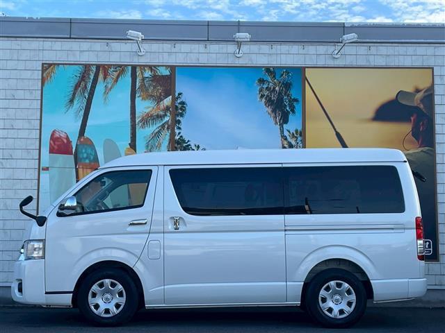 ハイエースワゴン 　パナソニックＳＤナビ（ＣＤ　Ｂｌｕｅｔｏｏｔｈ　ワンセグＴＶ）　ＡＣ１００Ｖコンセント　ＥＴＣ　片側パワースライドドア　衝突軽減ブレーキ　レーンキープアシスト　オートハイビーム　オートライト（7枚目）