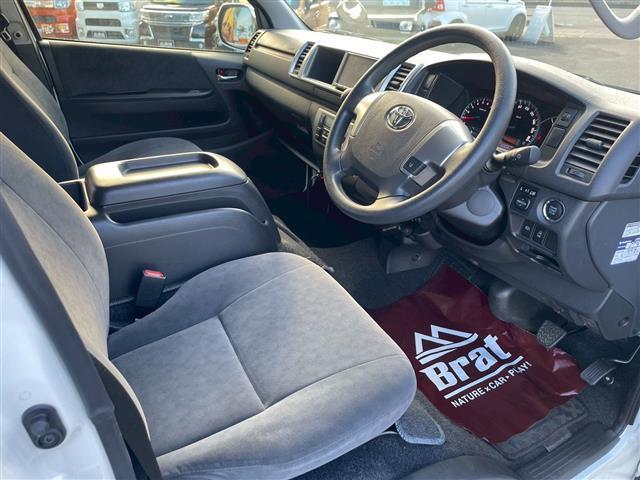 ハイエースワゴン 　パナソニックＳＤナビ（ＣＤ　Ｂｌｕｅｔｏｏｔｈ　ワンセグＴＶ）　ＡＣ１００Ｖコンセント　ＥＴＣ　片側パワースライドドア　衝突軽減ブレーキ　レーンキープアシスト　オートハイビーム　オートライト（11枚目）