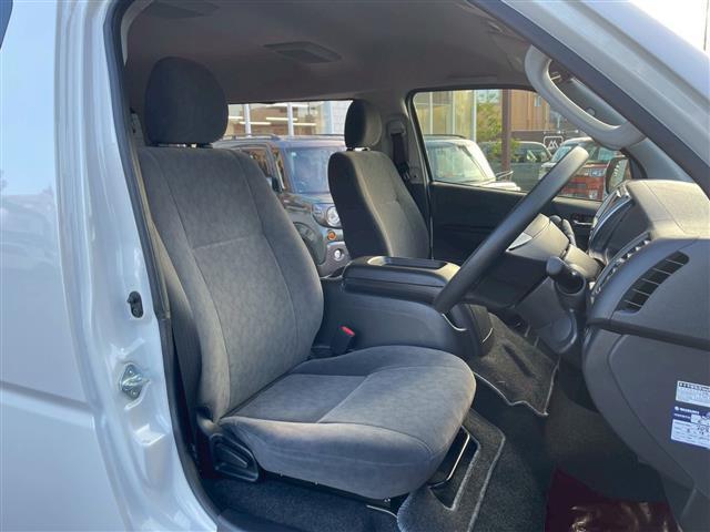 ハイエースワゴン 　パナソニックＳＤナビ（ＣＤ　Ｂｌｕｅｔｏｏｔｈ　ワンセグＴＶ）　ＡＣ１００Ｖコンセント　ＥＴＣ　片側パワースライドドア　衝突軽減ブレーキ　レーンキープアシスト　オートハイビーム　オートライト（12枚目）