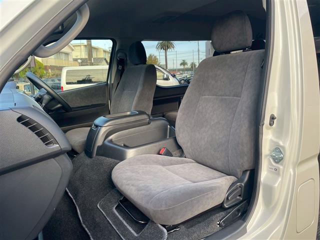 ハイエースワゴン 　パナソニックＳＤナビ（ＣＤ　Ｂｌｕｅｔｏｏｔｈ　ワンセグＴＶ）　ＡＣ１００Ｖコンセント　ＥＴＣ　片側パワースライドドア　衝突軽減ブレーキ　レーンキープアシスト　オートハイビーム　オートライト（14枚目）