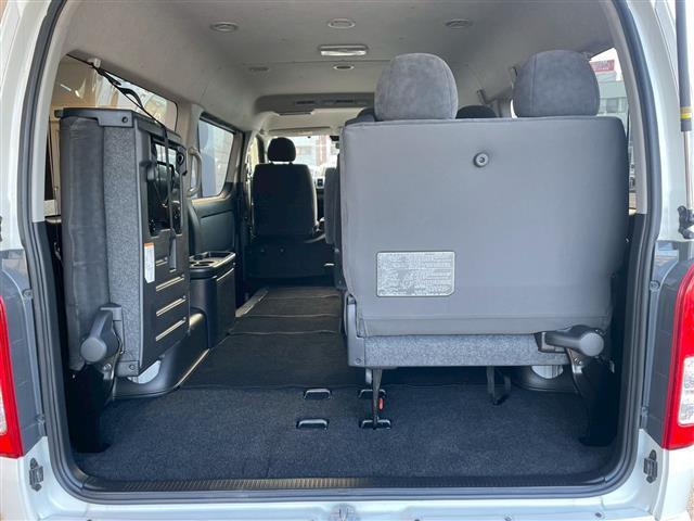 ハイエースワゴン 　パナソニックＳＤナビ（ＣＤ　Ｂｌｕｅｔｏｏｔｈ　ワンセグＴＶ）　ＡＣ１００Ｖコンセント　ＥＴＣ　片側パワースライドドア　衝突軽減ブレーキ　レーンキープアシスト　オートハイビーム　オートライト（23枚目）