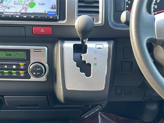 ハイエースワゴン 　パナソニックＳＤナビ（ＣＤ　Ｂｌｕｅｔｏｏｔｈ　ワンセグＴＶ）　ＡＣ１００Ｖコンセント　ＥＴＣ　片側パワースライドドア　衝突軽減ブレーキ　レーンキープアシスト　オートハイビーム　オートライト（29枚目）