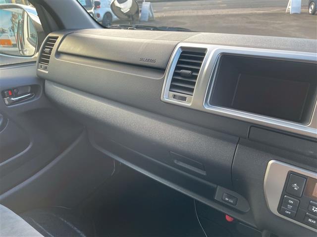 ハイエースワゴン 　パナソニックＳＤナビ（ＣＤ　Ｂｌｕｅｔｏｏｔｈ　ワンセグＴＶ）　ＡＣ１００Ｖコンセント　ＥＴＣ　片側パワースライドドア　衝突軽減ブレーキ　レーンキープアシスト　オートハイビーム　オートライト（31枚目）