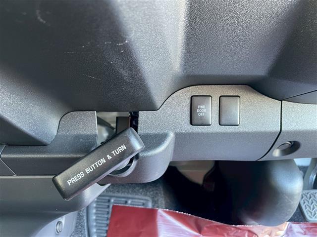 ハイエースワゴン 　パナソニックＳＤナビ（ＣＤ　Ｂｌｕｅｔｏｏｔｈ　ワンセグＴＶ）　ＡＣ１００Ｖコンセント　ＥＴＣ　片側パワースライドドア　衝突軽減ブレーキ　レーンキープアシスト　オートハイビーム　オートライト（37枚目）
