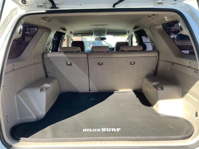 ハイラックスサーフ ＳＳＲ－Ｘ　純正ナビ　バックカメラ　ヒッチメンバー　純正ラゲッジマット　コーナーセンサー　ＬＥＤヘッドライト　ＬＥＤフォグ　トランクイージークローザー　センターデフロック　純正フロアマット　ＥＴＣ（15枚目）