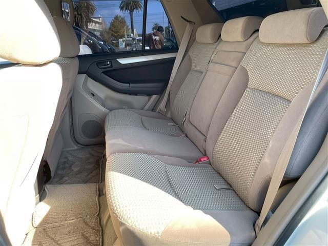 ハイラックスサーフ ＳＳＲ－Ｘ　純正ナビ　バックカメラ　ヒッチメンバー　純正ラゲッジマット　コーナーセンサー　ＬＥＤヘッドライト　ＬＥＤフォグ　トランクイージークローザー　センターデフロック　純正フロアマット　ＥＴＣ（33枚目）