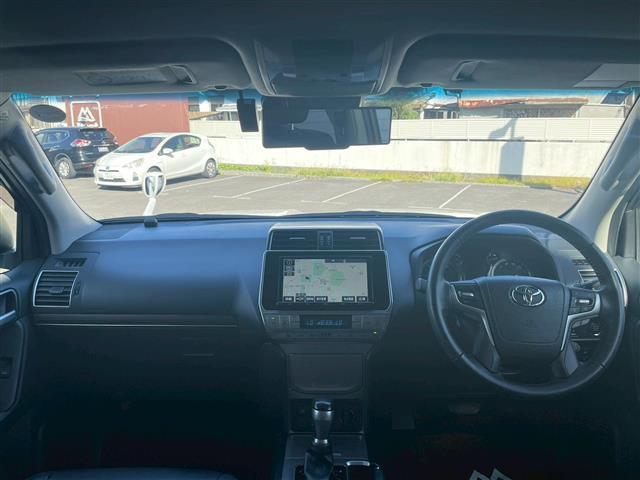 ランドクルーザープラド TX Lパッケージ 純正9インチナビ デジタルインナーミラー フロントカメラ バックカメラ ルーフレール 黒レザーシート エアシート シートヒーター パワーシート センターデフロック ETC2.0 ドラレコ(2枚目)