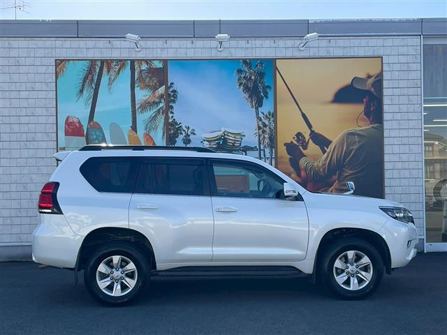 ランドクルーザープラド TX Lパッケージ 純正9インチナビ デジタルインナーミラー フロントカメラ バックカメラ ルーフレール 黒レザーシート エアシート シートヒーター パワーシート センターデフロック ETC2.0 ドラレコ(6枚目)