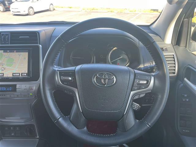 ランドクルーザープラド TX Lパッケージ 純正9インチナビ デジタルインナーミラー フロントカメラ バックカメラ ルーフレール 黒レザーシート エアシート シートヒーター パワーシート センターデフロック ETC2.0 ドラレコ(10枚目)