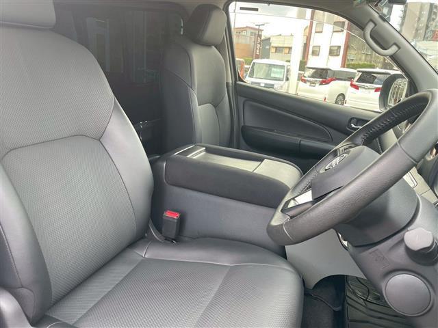 キャラバン ロングプロスタイルグランドプレミアムＧＸ　ベッドキット　防水シート　ルーフスポイラー　ヒッチメンバー　純正ＳＤナビ（ＣＤ・ＤＶＤ・Ｂｌｕｅｔｏｏｔｈ・フルセグＴＶ）全方位カメラ　デジタルインナーミラー　ＥＴＣ　ドライブレコーダー（10枚目）