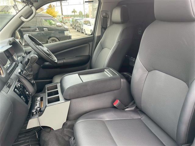 キャラバン ロングプロスタイルグランドプレミアムＧＸ　ベッドキット　防水シート　ルーフスポイラー　ヒッチメンバー　純正ＳＤナビ（ＣＤ・ＤＶＤ・Ｂｌｕｅｔｏｏｔｈ・フルセグＴＶ）全方位カメラ　デジタルインナーミラー　ＥＴＣ　ドライブレコーダー（12枚目）