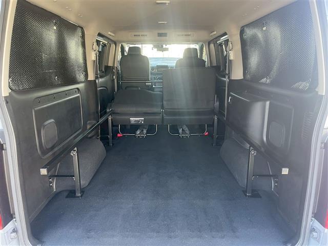 キャラバン ロングプロスタイルグランドプレミアムＧＸ　ベッドキット　防水シート　ルーフスポイラー　ヒッチメンバー　純正ＳＤナビ（ＣＤ・ＤＶＤ・Ｂｌｕｅｔｏｏｔｈ・フルセグＴＶ）全方位カメラ　デジタルインナーミラー　ＥＴＣ　ドライブレコーダー（16枚目）