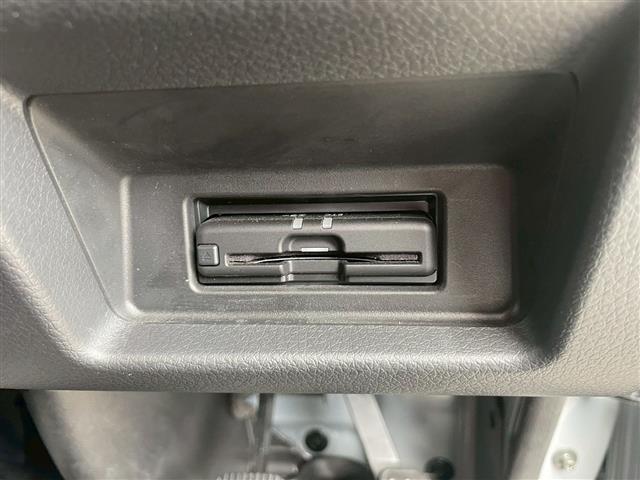 キャラバン ロングプロスタイルグランドプレミアムＧＸ　ベッドキット　防水シート　ルーフスポイラー　ヒッチメンバー　純正ＳＤナビ（ＣＤ・ＤＶＤ・Ｂｌｕｅｔｏｏｔｈ・フルセグＴＶ）全方位カメラ　デジタルインナーミラー　ＥＴＣ　ドライブレコーダー（27枚目）