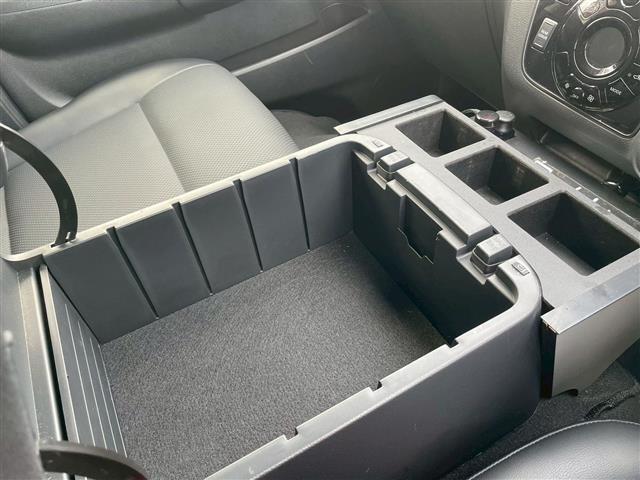 キャラバン ロングプロスタイルグランドプレミアムＧＸ　ベッドキット　防水シート　ルーフスポイラー　ヒッチメンバー　純正ＳＤナビ（ＣＤ・ＤＶＤ・Ｂｌｕｅｔｏｏｔｈ・フルセグＴＶ）全方位カメラ　デジタルインナーミラー　ＥＴＣ　ドライブレコーダー（38枚目）