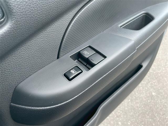 キャラバン ロングプロスタイルグランドプレミアムＧＸ　ベッドキット　防水シート　ルーフスポイラー　ヒッチメンバー　純正ＳＤナビ（ＣＤ・ＤＶＤ・Ｂｌｕｅｔｏｏｔｈ・フルセグＴＶ）全方位カメラ　デジタルインナーミラー　ＥＴＣ　ドライブレコーダー（39枚目）