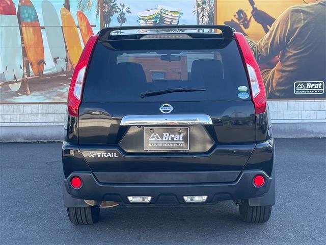 エクストレイル ２０Ｘｔｔ　ＲＡＹＳホイール　リアスポイラー　バンパーガード　サイドモール　純正ナビ　フルセグ　ＤＶＤ　ＣＤ　Ｂｌｕｅｔｏｏｔｈ　ＵＳＢ　シートヒーター　ＥＴＣ　クルコン　フォグランプ　切替４ＷＤ　オートライト（5枚目）