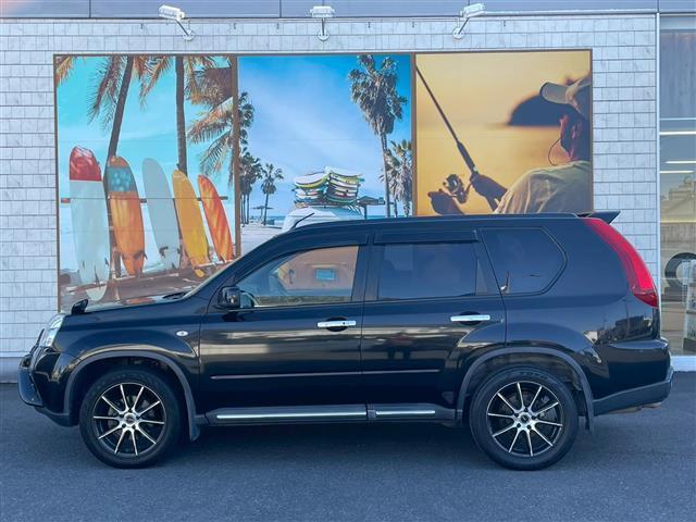 エクストレイル ２０Ｘｔｔ　ＲＡＹＳホイール　リアスポイラー　バンパーガード　サイドモール　純正ナビ　フルセグ　ＤＶＤ　ＣＤ　Ｂｌｕｅｔｏｏｔｈ　ＵＳＢ　シートヒーター　ＥＴＣ　クルコン　フォグランプ　切替４ＷＤ　オートライト（6枚目）