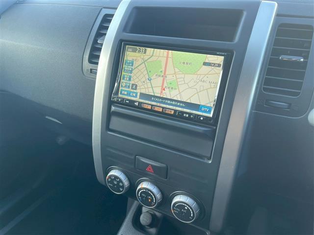 エクストレイル ２０Ｘｔｔ　ＲＡＹＳホイール　リアスポイラー　バンパーガード　サイドモール　純正ナビ　フルセグ　ＤＶＤ　ＣＤ　Ｂｌｕｅｔｏｏｔｈ　ＵＳＢ　シートヒーター　ＥＴＣ　クルコン　フォグランプ　切替４ＷＤ　オートライト（10枚目）