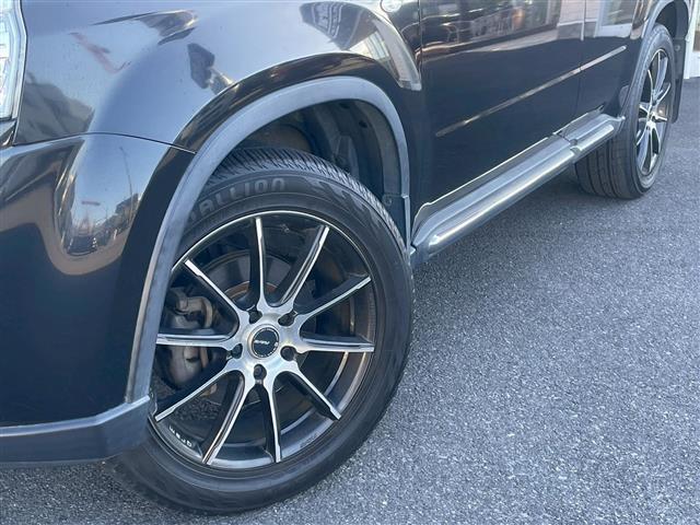 エクストレイル ２０Ｘｔｔ　ＲＡＹＳホイール　リアスポイラー　バンパーガード　サイドモール　純正ナビ　フルセグ　ＤＶＤ　ＣＤ　Ｂｌｕｅｔｏｏｔｈ　ＵＳＢ　シートヒーター　ＥＴＣ　クルコン　フォグランプ　切替４ＷＤ　オートライト（13枚目）