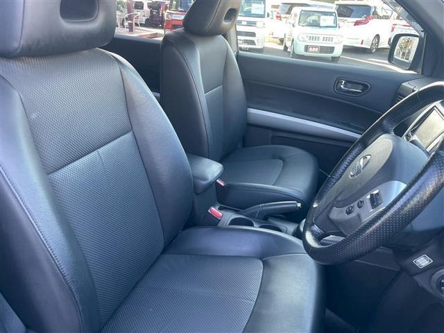 エクストレイル ２０Ｘｔｔ　ＲＡＹＳホイール　リアスポイラー　バンパーガード　サイドモール　純正ナビ　フルセグ　ＤＶＤ　ＣＤ　Ｂｌｕｅｔｏｏｔｈ　ＵＳＢ　シートヒーター　ＥＴＣ　クルコン　フォグランプ　切替４ＷＤ　オートライト（17枚目）