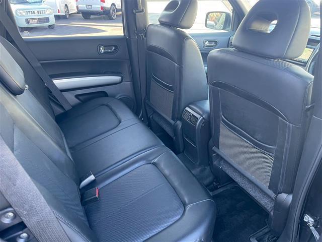 エクストレイル ２０Ｘｔｔ　ＲＡＹＳホイール　リアスポイラー　バンパーガード　サイドモール　純正ナビ　フルセグ　ＤＶＤ　ＣＤ　Ｂｌｕｅｔｏｏｔｈ　ＵＳＢ　シートヒーター　ＥＴＣ　クルコン　フォグランプ　切替４ＷＤ　オートライト（23枚目）