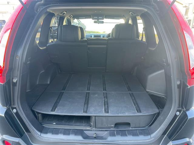 エクストレイル ２０Ｘｔｔ　ＲＡＹＳホイール　リアスポイラー　バンパーガード　サイドモール　純正ナビ　フルセグ　ＤＶＤ　ＣＤ　Ｂｌｕｅｔｏｏｔｈ　ＵＳＢ　シートヒーター　ＥＴＣ　クルコン　フォグランプ　切替４ＷＤ　オートライト（24枚目）