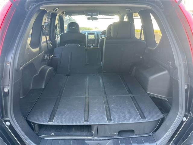 エクストレイル ２０Ｘｔｔ　ＲＡＹＳホイール　リアスポイラー　バンパーガード　サイドモール　純正ナビ　フルセグ　ＤＶＤ　ＣＤ　Ｂｌｕｅｔｏｏｔｈ　ＵＳＢ　シートヒーター　ＥＴＣ　クルコン　フォグランプ　切替４ＷＤ　オートライト（25枚目）