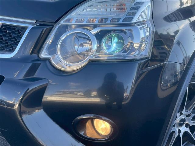エクストレイル ２０Ｘｔｔ　ＲＡＹＳホイール　リアスポイラー　バンパーガード　サイドモール　純正ナビ　フルセグ　ＤＶＤ　ＣＤ　Ｂｌｕｅｔｏｏｔｈ　ＵＳＢ　シートヒーター　ＥＴＣ　クルコン　フォグランプ　切替４ＷＤ　オートライト（41枚目）