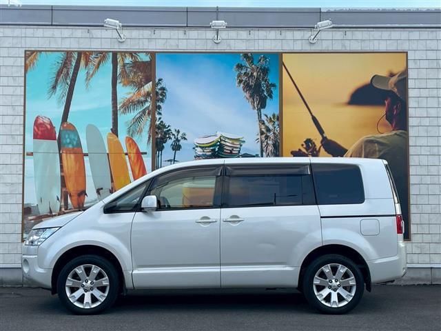 デリカD:5 D パワーパッケージ 切替4WD クラリオンナビ バックカメラ 両側パワースライドドア フルセグテレビ Bluetooth DVD再生 前席シートヒーター クルーズコントロール パドルシフト HIDライト ETC(6枚目)