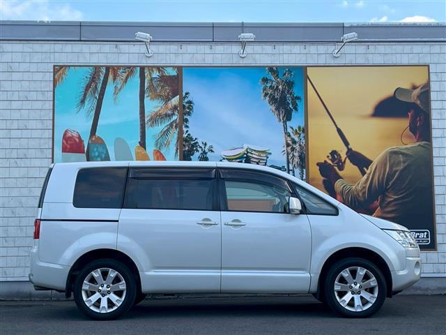 デリカD:5 D パワーパッケージ 切替4WD クラリオンナビ バックカメラ 両側パワースライドドア フルセグテレビ Bluetooth DVD再生 前席シートヒーター クルーズコントロール パドルシフト HIDライト ETC(7枚目)