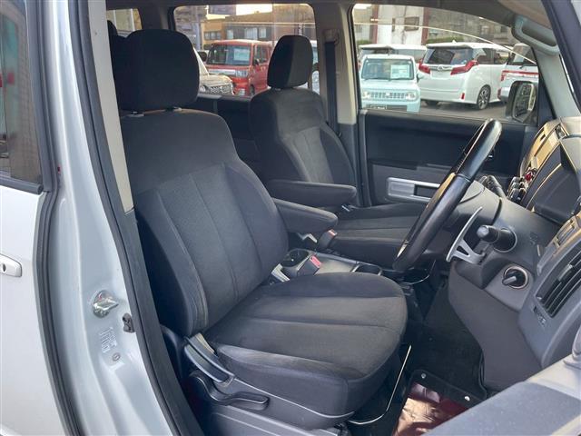 デリカD:5 D パワーパッケージ 切替4WD クラリオンナビ バックカメラ 両側パワースライドドア フルセグテレビ Bluetooth DVD再生 前席シートヒーター クルーズコントロール パドルシフト HIDライト ETC(13枚目)