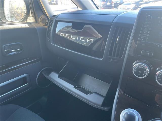 デリカD:5 シャモニー 4WD アルパインフリップダウンモニター 純正ナビ バックカメラ フロント&サイドカメラ 両側パワースライドドア パワーシート ウッドコンビハンドル クルーズコントロール シートヒーター ETC(38枚目)