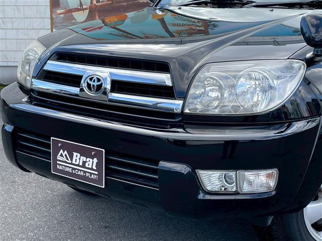 ハイラックスサーフ SSR-X20thアニバーサリーエディション 特別仕様車 センターデフロック 2段式ラゲッジボード AC100Vコンセント ルーフレール メッキドアミラー LEDヘッドライト ETC 純正フロアマット トランクイージークローザー オートライト(6枚目)