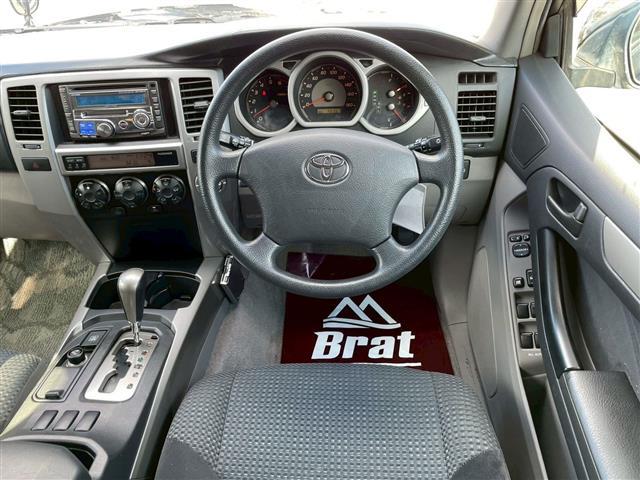 ハイラックスサーフ SSR-X20thアニバーサリーエディション 特別仕様車 センターデフロック 2段式ラゲッジボード AC100Vコンセント ルーフレール メッキドアミラー LEDヘッドライト ETC 純正フロアマット トランクイージークローザー オートライト(11枚目)