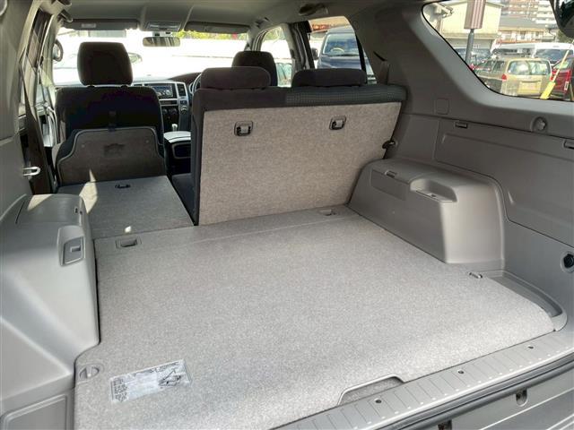 ハイラックスサーフ SSR-X20thアニバーサリーエディション 特別仕様車 センターデフロック 2段式ラゲッジボード AC100Vコンセント ルーフレール メッキドアミラー LEDヘッドライト ETC 純正フロアマット トランクイージークローザー オートライト(18枚目)