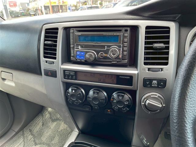 ハイラックスサーフ SSR-X20thアニバーサリーエディション 特別仕様車 センターデフロック 2段式ラゲッジボード AC100Vコンセント ルーフレール メッキドアミラー LEDヘッドライト ETC 純正フロアマット トランクイージークローザー オートライト(21枚目)