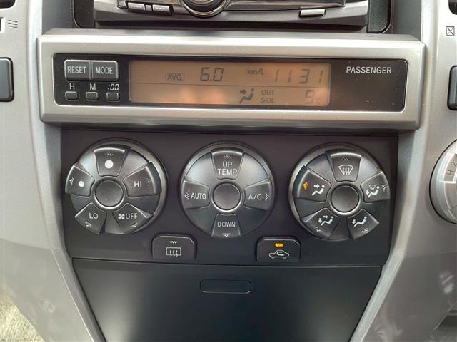 ハイラックスサーフ SSR-X20thアニバーサリーエディション 特別仕様車 センターデフロック 2段式ラゲッジボード AC100Vコンセント ルーフレール メッキドアミラー LEDヘッドライト ETC 純正フロアマット トランクイージークローザー オートライト(22枚目)