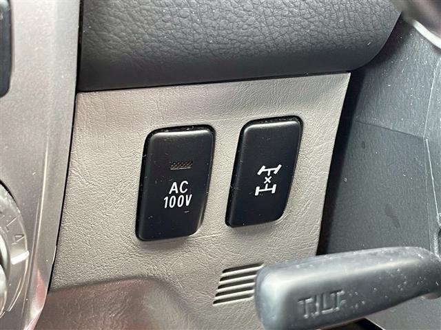 ハイラックスサーフ SSR-X20thアニバーサリーエディション 特別仕様車 センターデフロック 2段式ラゲッジボード AC100Vコンセント ルーフレール メッキドアミラー LEDヘッドライト ETC 純正フロアマット トランクイージークローザー オートライト(25枚目)