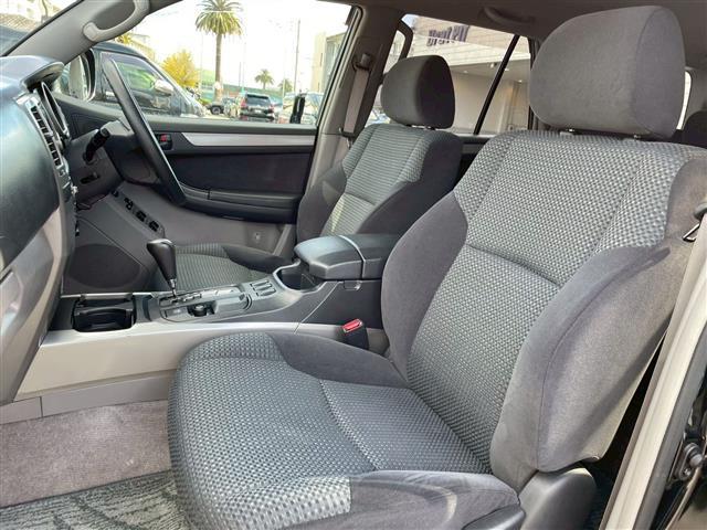 ハイラックスサーフ SSR-X20thアニバーサリーエディション 特別仕様車 センターデフロック 2段式ラゲッジボード AC100Vコンセント ルーフレール メッキドアミラー LEDヘッドライト ETC 純正フロアマット トランクイージークローザー オートライト(37枚目)